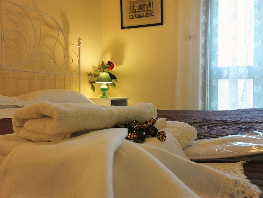 Appartamento La casa di Chicca Lecce Esterno foto